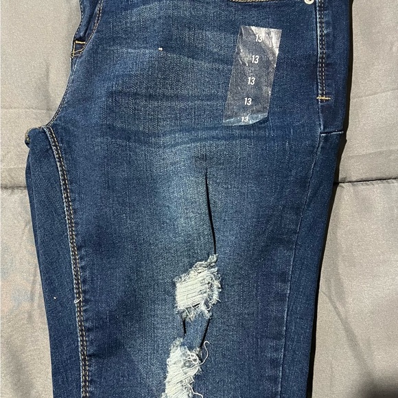 Daily Jeans - Picture 2 of 3